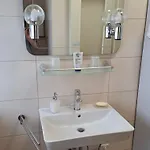 Algetet Apartment *